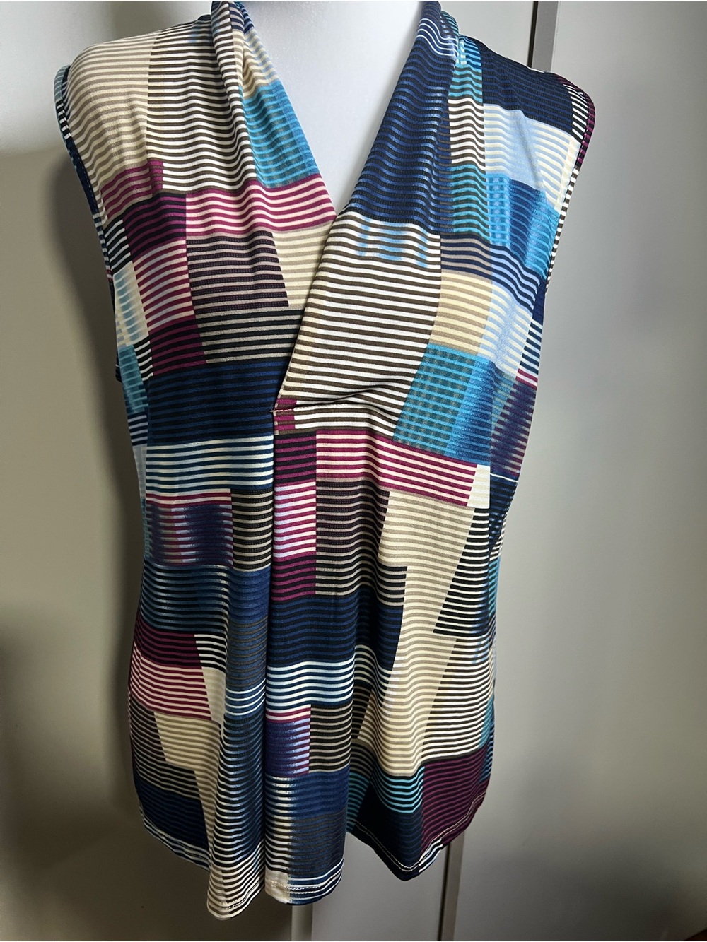 Striped Geometric Print V-Neck Camisole in Blue, Navy & Cream